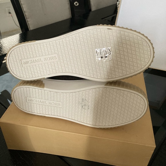 Michael Kors Gertie Studded High-Top  Size 9.5 - Picture 5 of 11